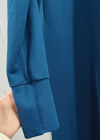 Uzun Kollu, Yüksek Yakalı Mavi Uzun Elbise - Görsel 3