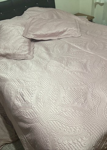 Gül kurusu renk Kapitone pamuk saten  Yatak Örtüsü - Görsel 3