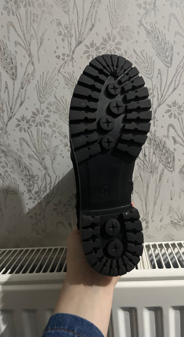 Siyah Yılan Desenli Tokalı Deri Bot - Görsel 3