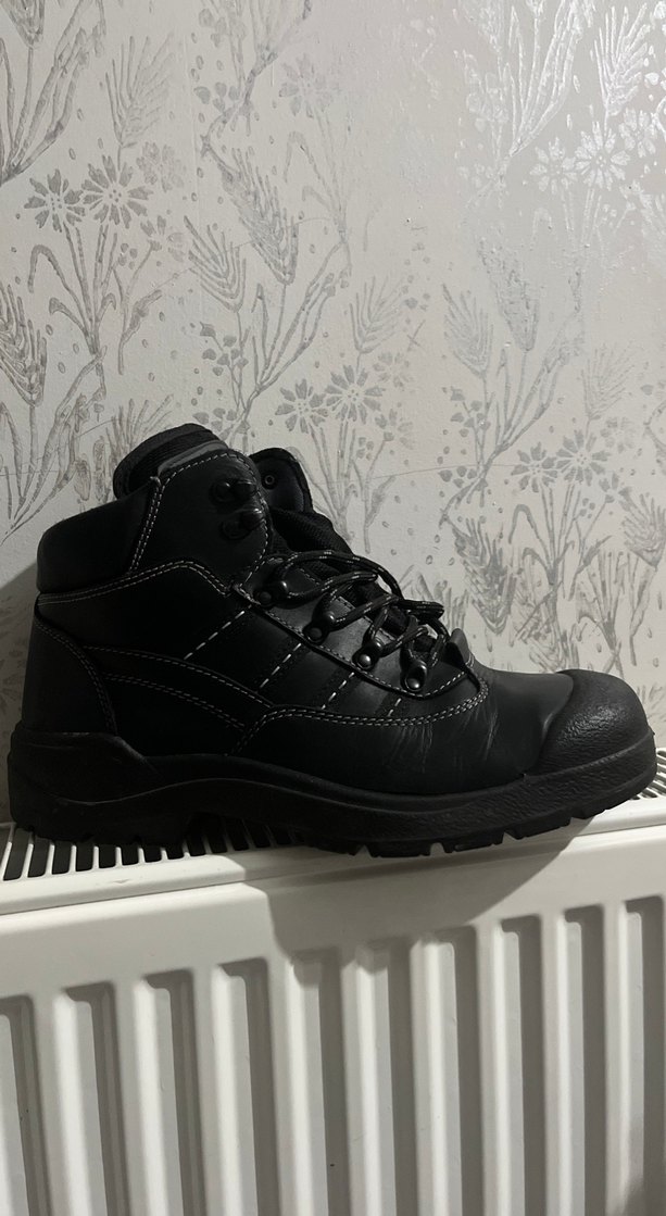 Siyah Bağcıklı Erkek Goth Bot - Görsel 3