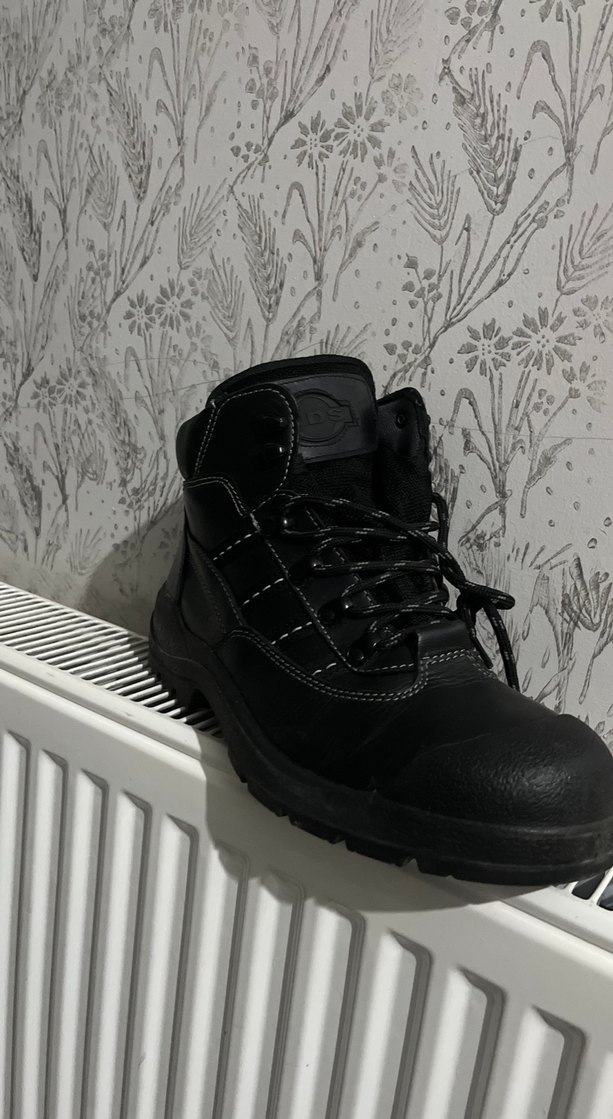 Siyah Bağcıklı Erkek Goth Bot - Görsel 2