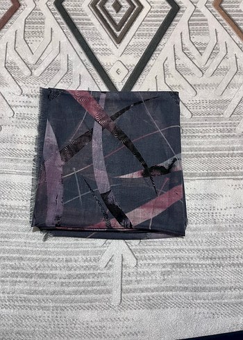 Gri Pilili Kadın Fular - Görsel 5