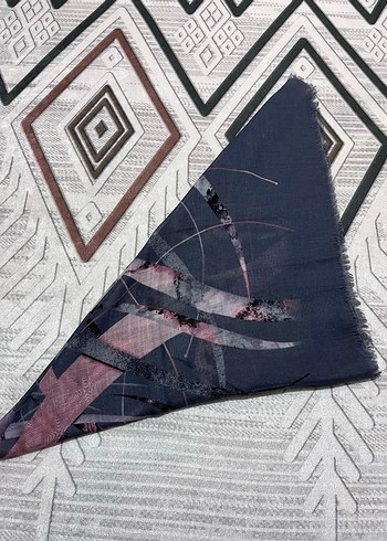 Gri Pilili Kadın Fular - Görsel 2