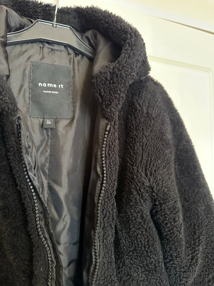 Kız Çocuk Siyah Kürklü Mont - Görsel 2