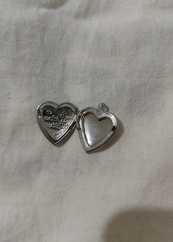 Gri İşlemeli Vintage Düğmeli Kadın Charm - Görsel 2