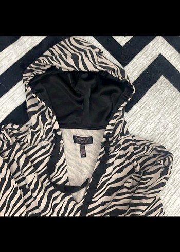 Victoria's Secret Siyah Zebra Desenli takım - Görsel 3