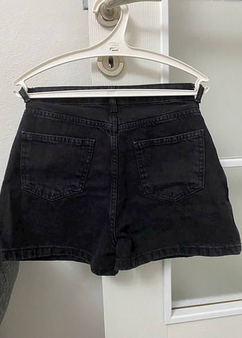 Düğmeli Siyah Mini Kot Şort - Görsel 3
