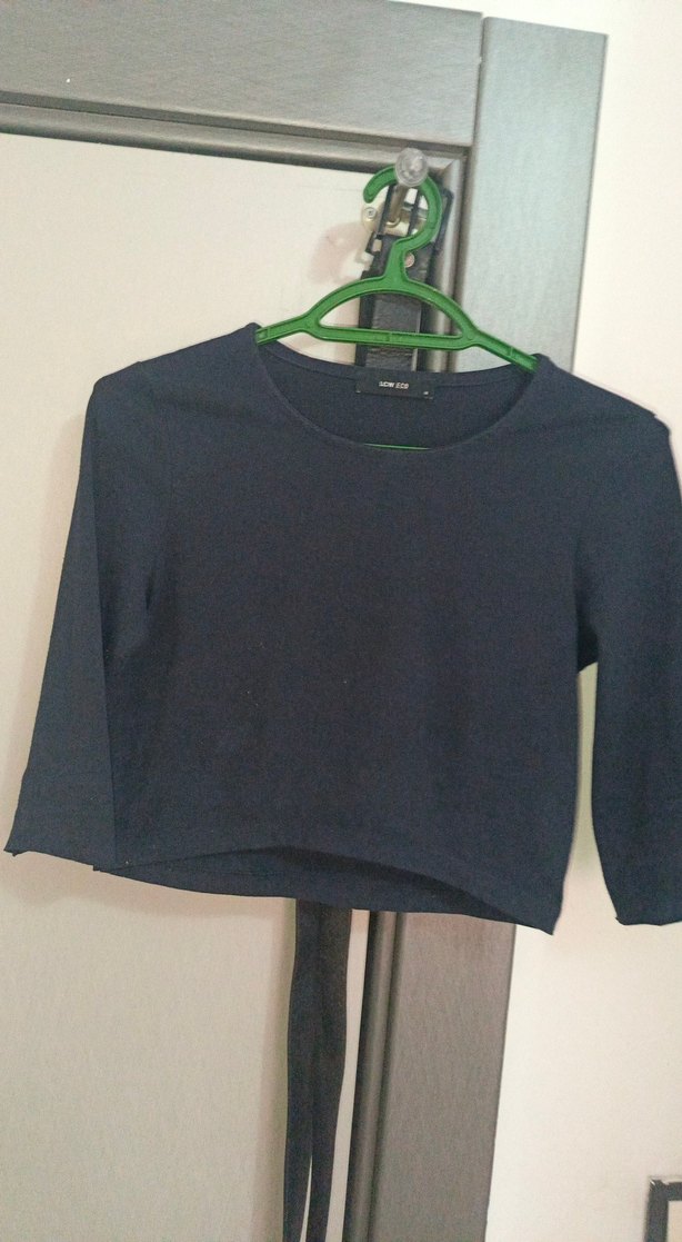 Siyah Kısa Kol Minimalist Kadın crop - Görsel 3