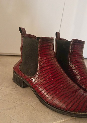 Bordo Deri Yılan Desenli Topuklu Bot - Görsel 2