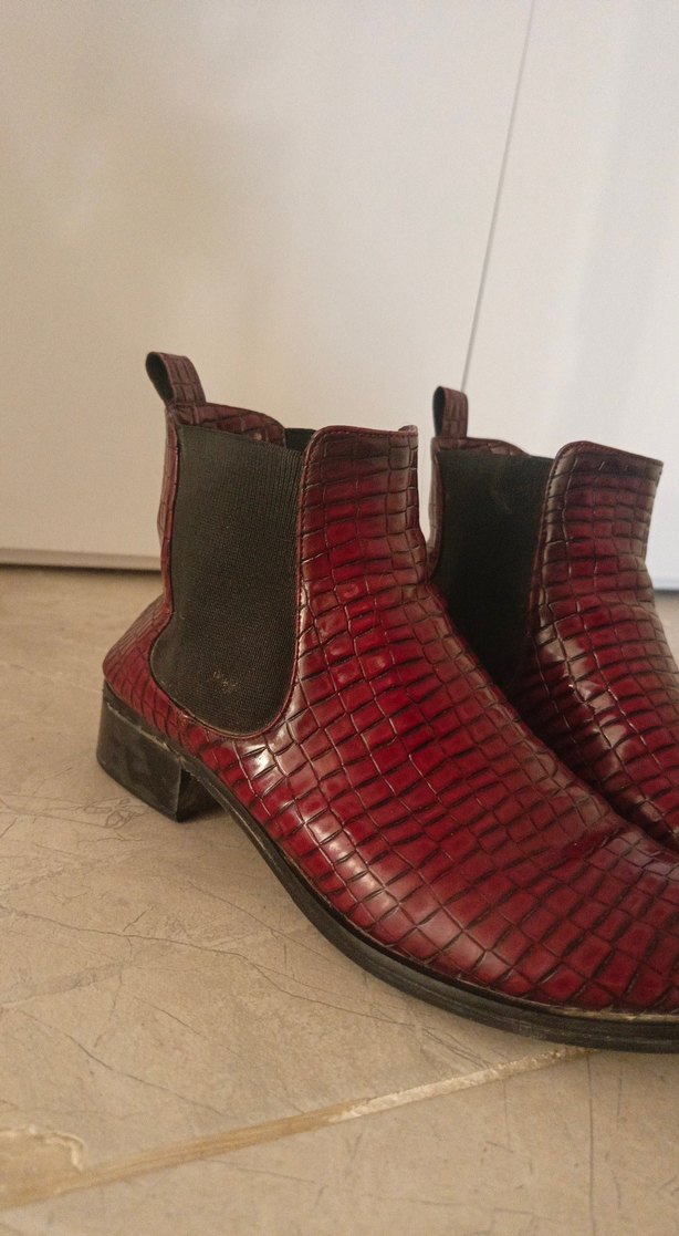 Bordo Deri Yılan Desenli Topuklu Bot - Görsel 2