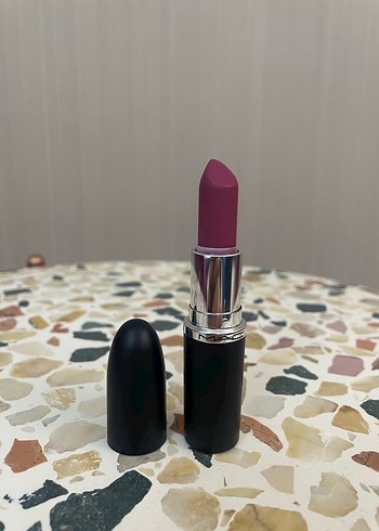 MAC Macximal Silky Matte Lipstick-Captive Audience - Görsel 4