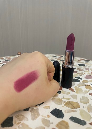 MAC Macximal Silky Matte Lipstick-Captive Audience - Görsel 7