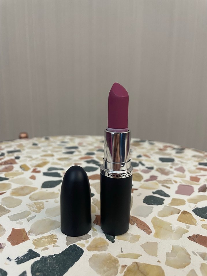 MAC Macximal Silky Matte Lipstick-Captive Audience - Görsel 4