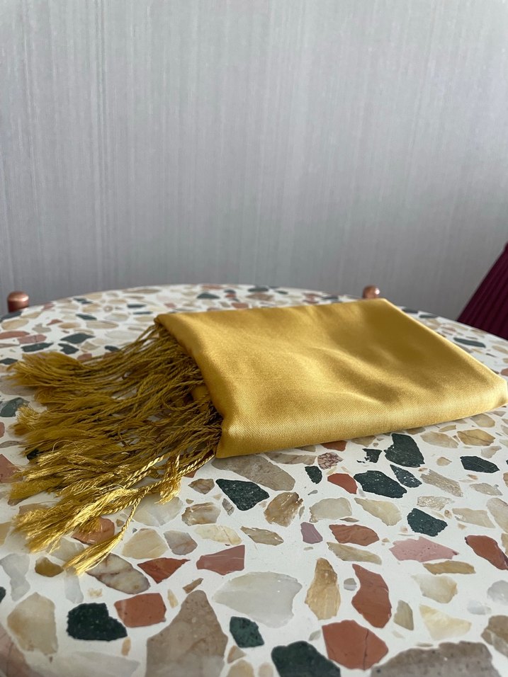 Gold Renk İpek Şal - Görsel 2