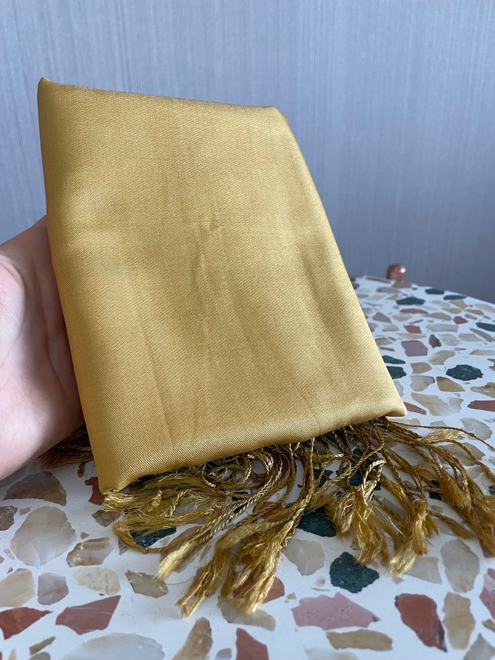 Gold Renk İpek Şal - Görsel 3