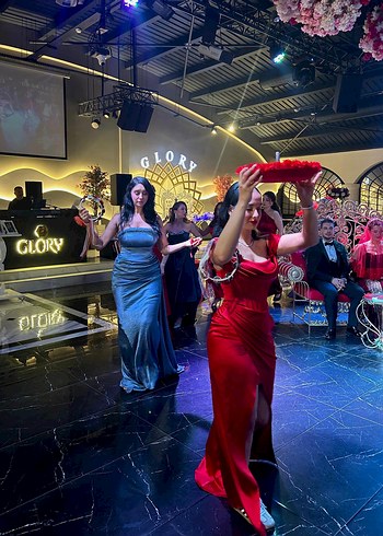 Kırmızı Uzun Abiye Elbise - Görsel 3