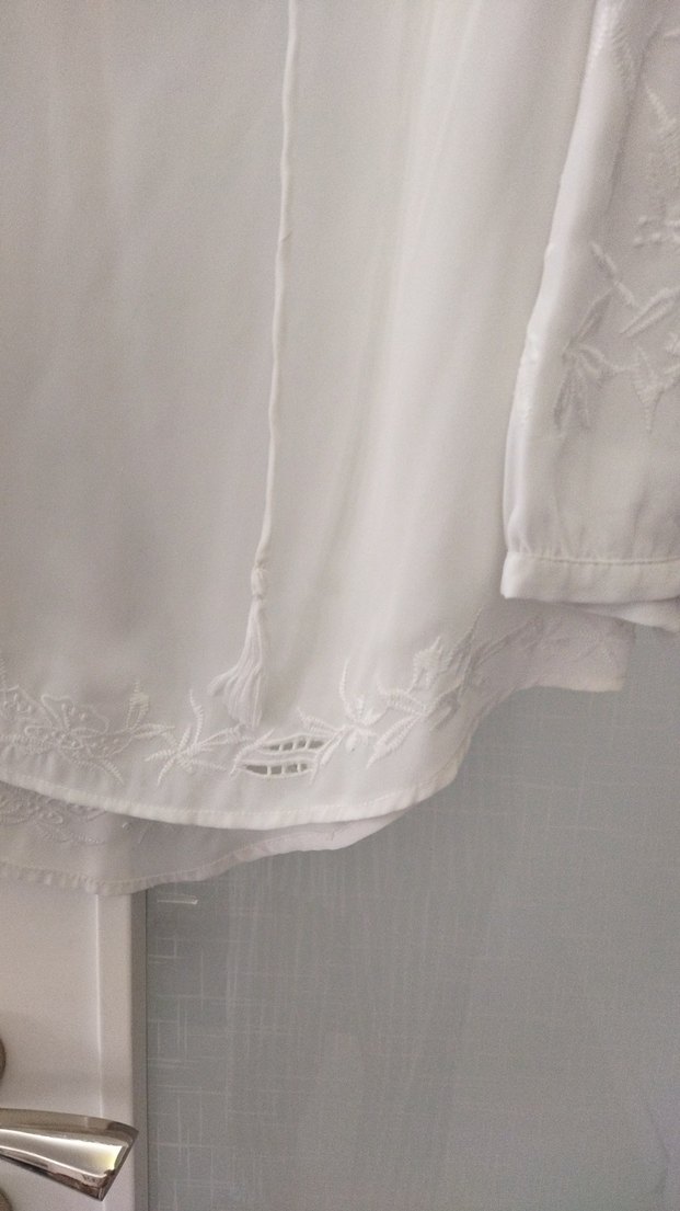 Dantel Detaylı Beyaz V Yakalı Bohem Bluz - Görsel 2