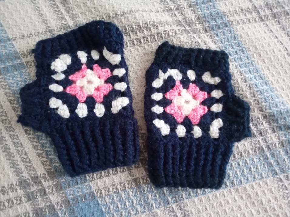 örgü eldiven istenen renkte yapılır - Görsel 3