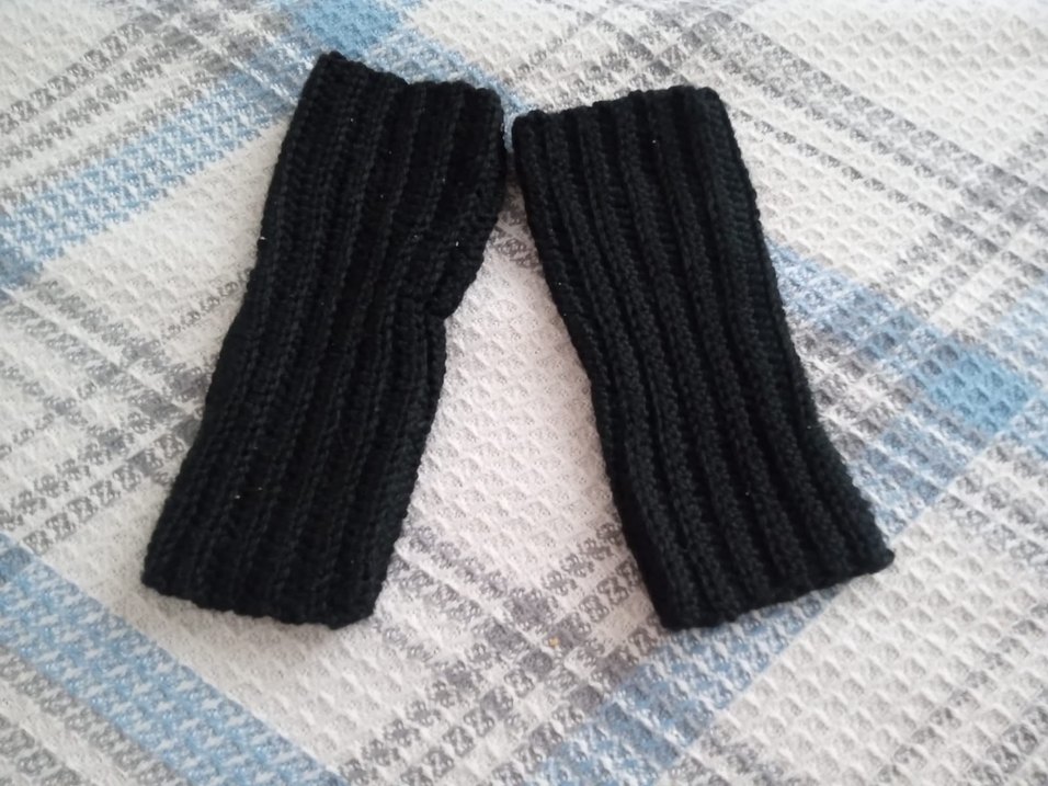 örgü eldiven istenen renkte yapılır - Görsel 2