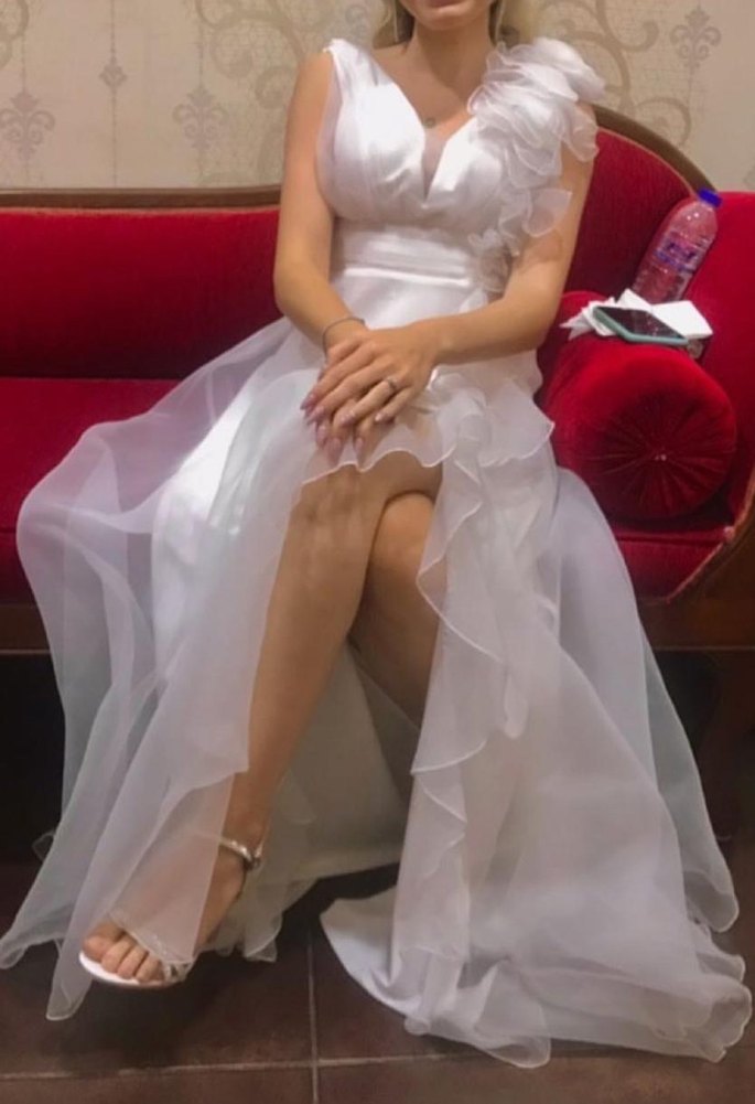 Beyaz V Yaka A Kesim Uzun beyaz elbise - Görsel 3