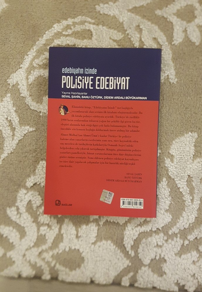 Edebiyatın İzinde Polisiye Edebiyat Kitabı - Görsel 2