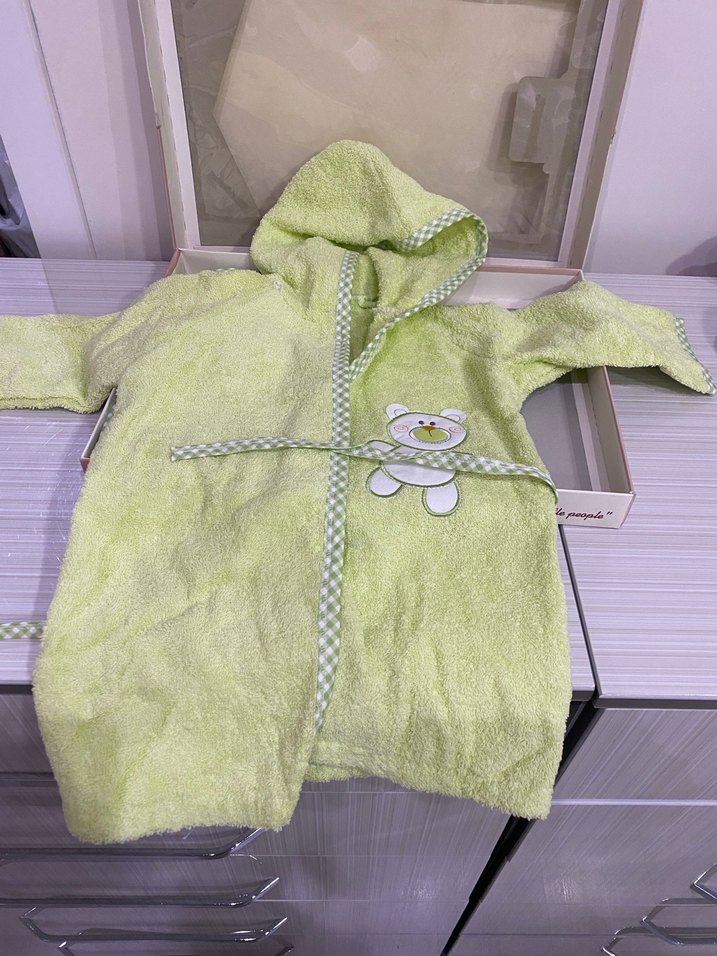 Yeşil Nakışlı Bebek Bornoz ve Aksesuar Seti - Görsel 3