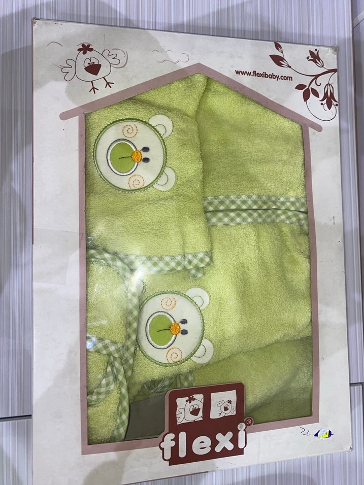 Yeşil Nakışlı Bebek Bornoz ve Aksesuar Seti - Görsel 2