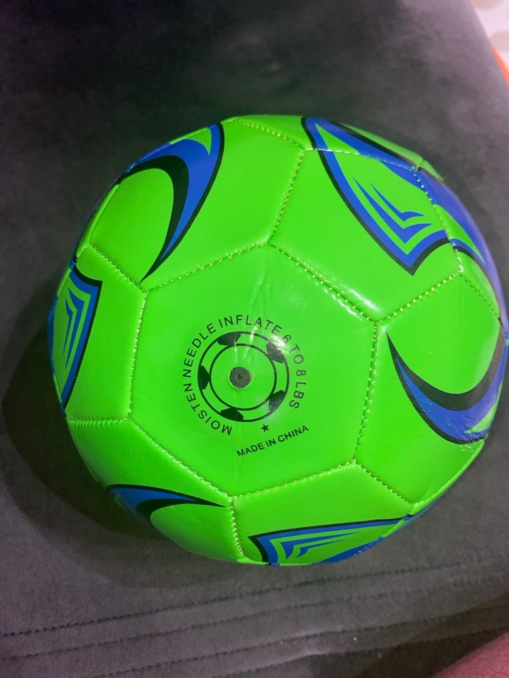 Yeşil Renkli Futbol Topu - Görsel 2