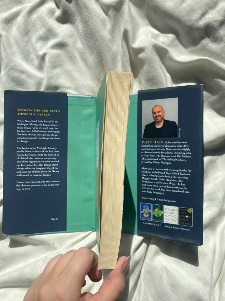 The Midnight Library Matt Haig İngilizce kitap - Görsel 3
