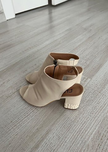 Bej Kadın Minimalist Topuklu Sandalet - Görsel 2