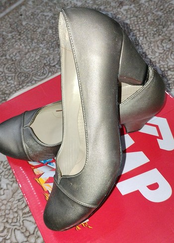 Zeynep Gri Pliseli Yüksek Topuklu Kadın Babet - Görsel 2