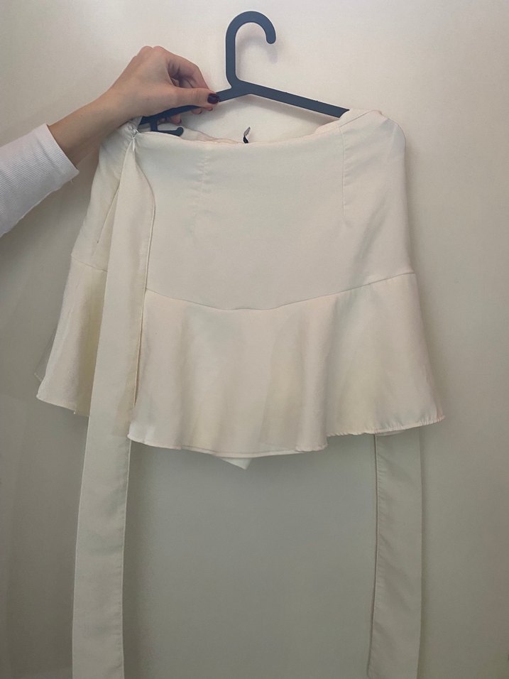 Beyaz Volanlı Midi Şortlu Etek - Görsel 3