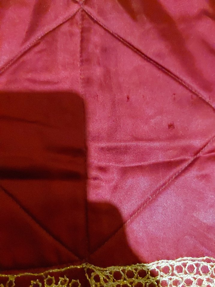 İşlemeli Parlak Bordo Geleneksel Seccade - Görsel 3