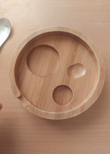 Beyaz Seramik Yumurtalık ve Ahşap Tabak Seti - Görsel 4