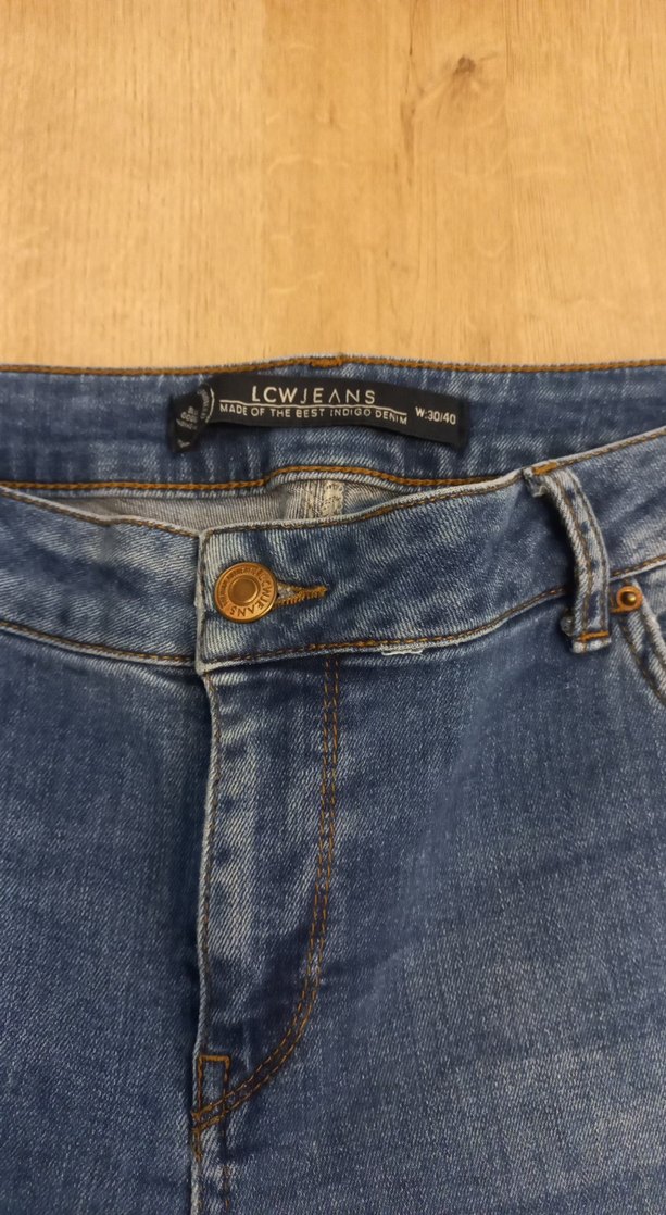 Mavi Parlak Rahat Kesim Kadın Kot Pantolon — görsel 4/8