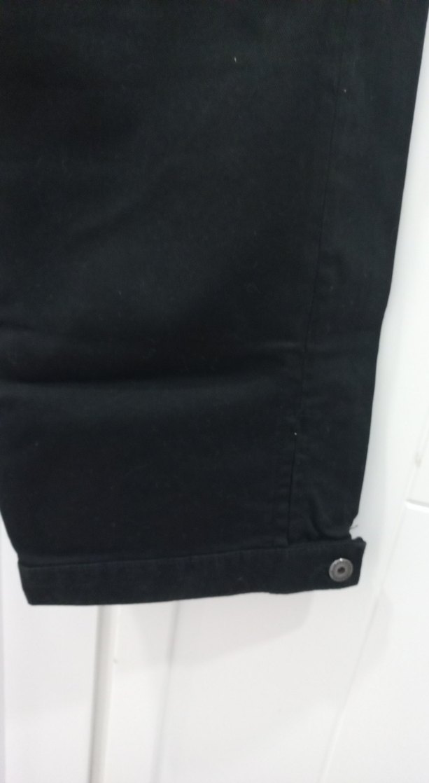 Düğmeli Siyah Kadın Denim Kapri - Görsel 4