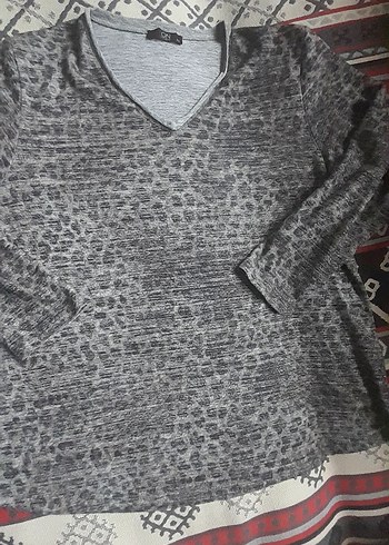 Bej V Yaka Yılan Desenli Triko Kadın Kazak - Görsel 2