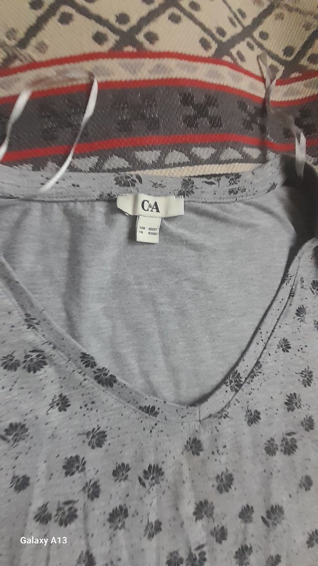 Gri V Yaka Kadın Tişört Midi Boy 64 beden Boy 78 En79 - Görsel 2