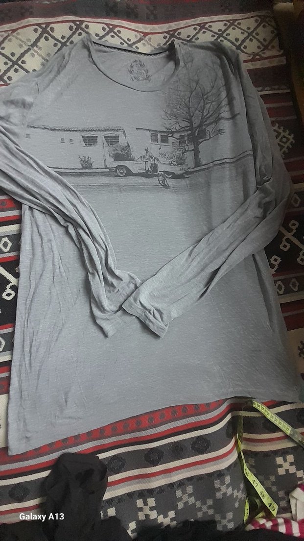 Gri Baskılı Uzun Kollu kadin Tişörtü Boy85 En 61 - Görsel 2