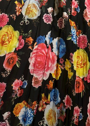 (
0 ürün)Çiçek Desenli Pileli Uzun Kadın Etek - Görsel 2