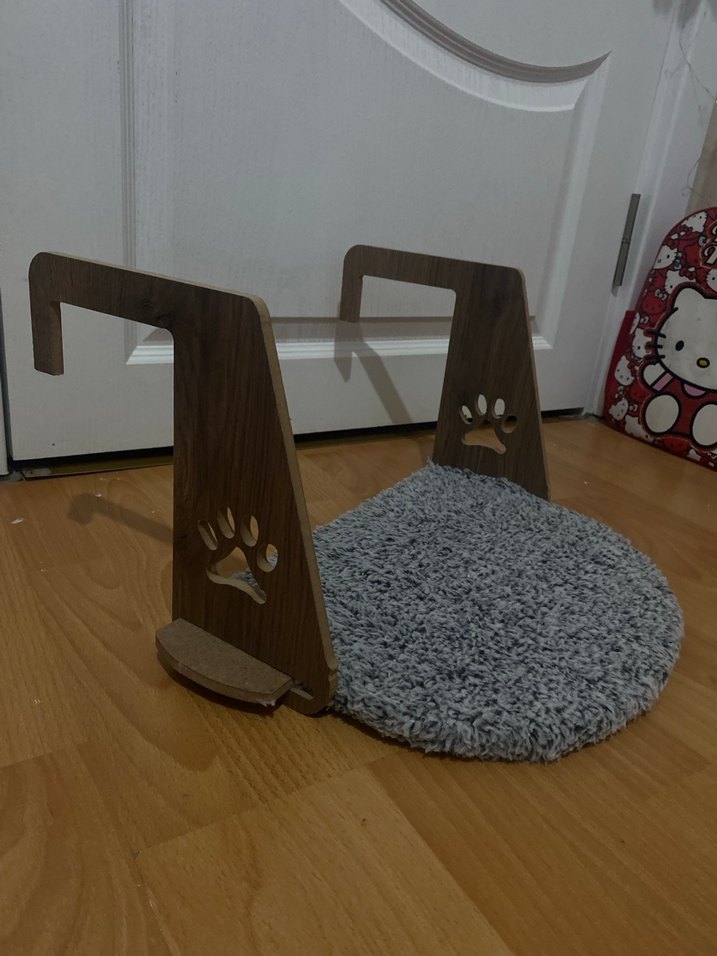 Gri Tüylü Ahşap Kedi Petek Yatagi - Görsel 3