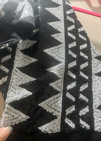 V Yaka Mini Etnik Desenli Siyah Elbise - Görsel 8