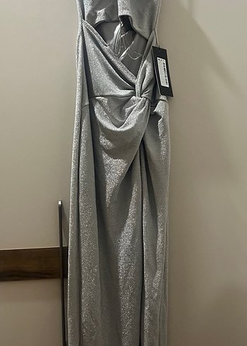 Gri Drapeli Uzun Zincir Detaylı Abiye Elbise - Görsel 5