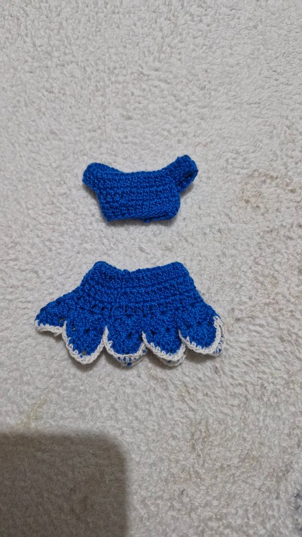 Mavi Örgü Kıyafetli - Görsel 2