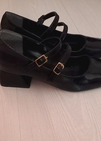 Tokalı Siyah Kadın Topuklu Klasik Ayakkabı - Görsel 2