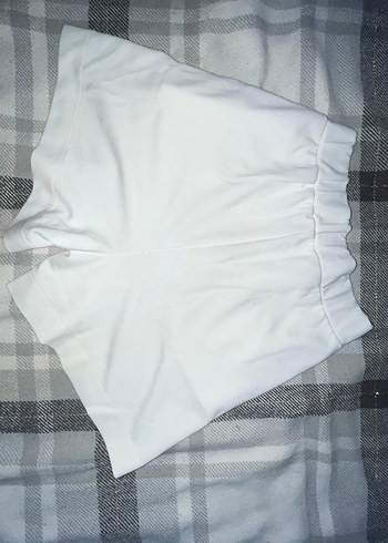 Beyaz Mini Şort - Görsel 2