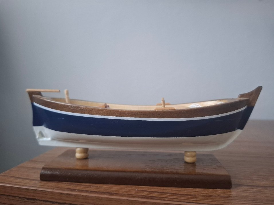 Ahşap el yapımı sandal - Görsel 2