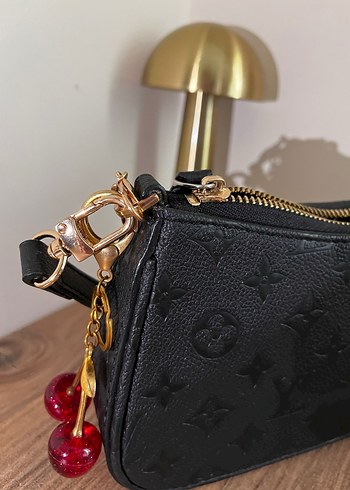 Louis vuitton Zincir Detaylı Siyah Deri Kadın Çapraz Çanta - Görsel 6