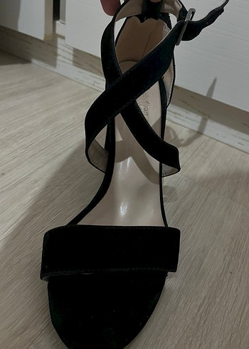 Siyah Süet Tokalı Kalın Topuklu Kadın Ayakkabı - Görsel 6