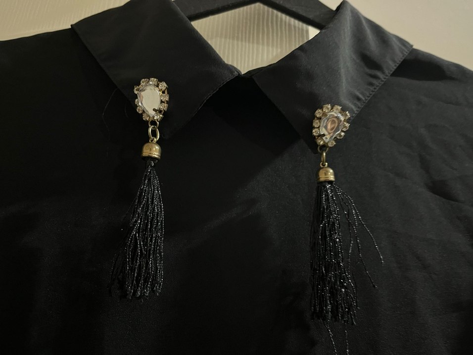 Püsküllü Siyah Uzun Kollu Gotik Elbise - Görsel 4